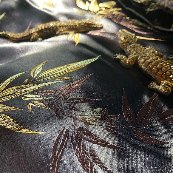 Suite 109 Bamboo Brocade king pillowcases ~ NWOT - Picture 3 of 14